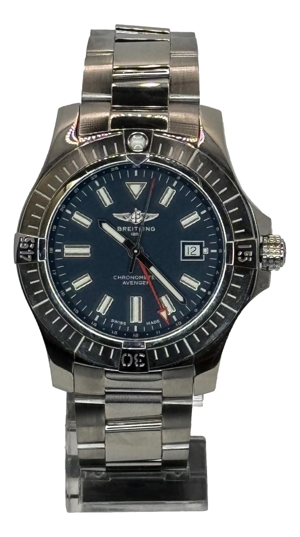 Breitling Avenger Automatic 43mm A17318101A1 B&P Watch